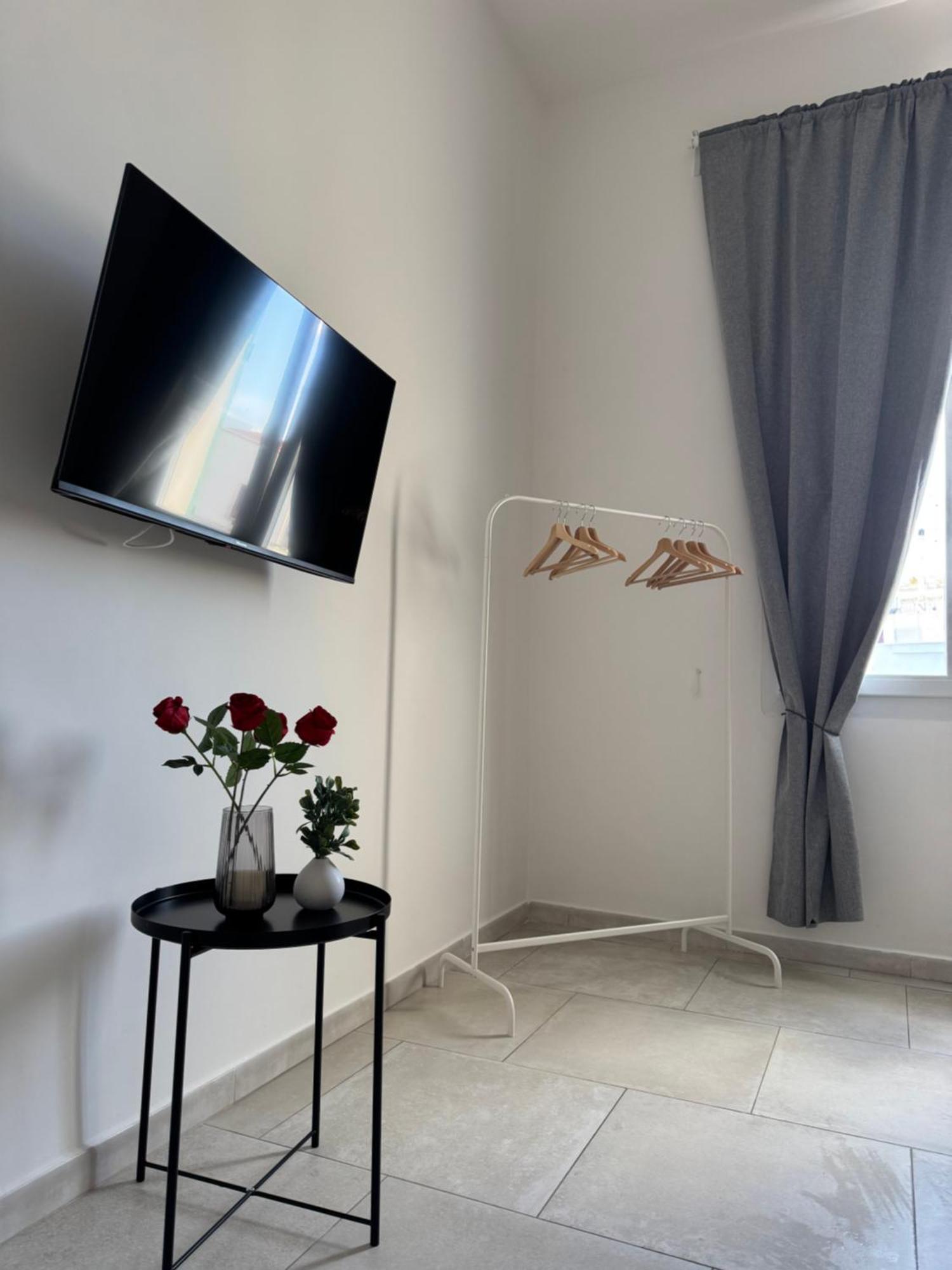 L&S Rooms Монополи Екстериор снимка