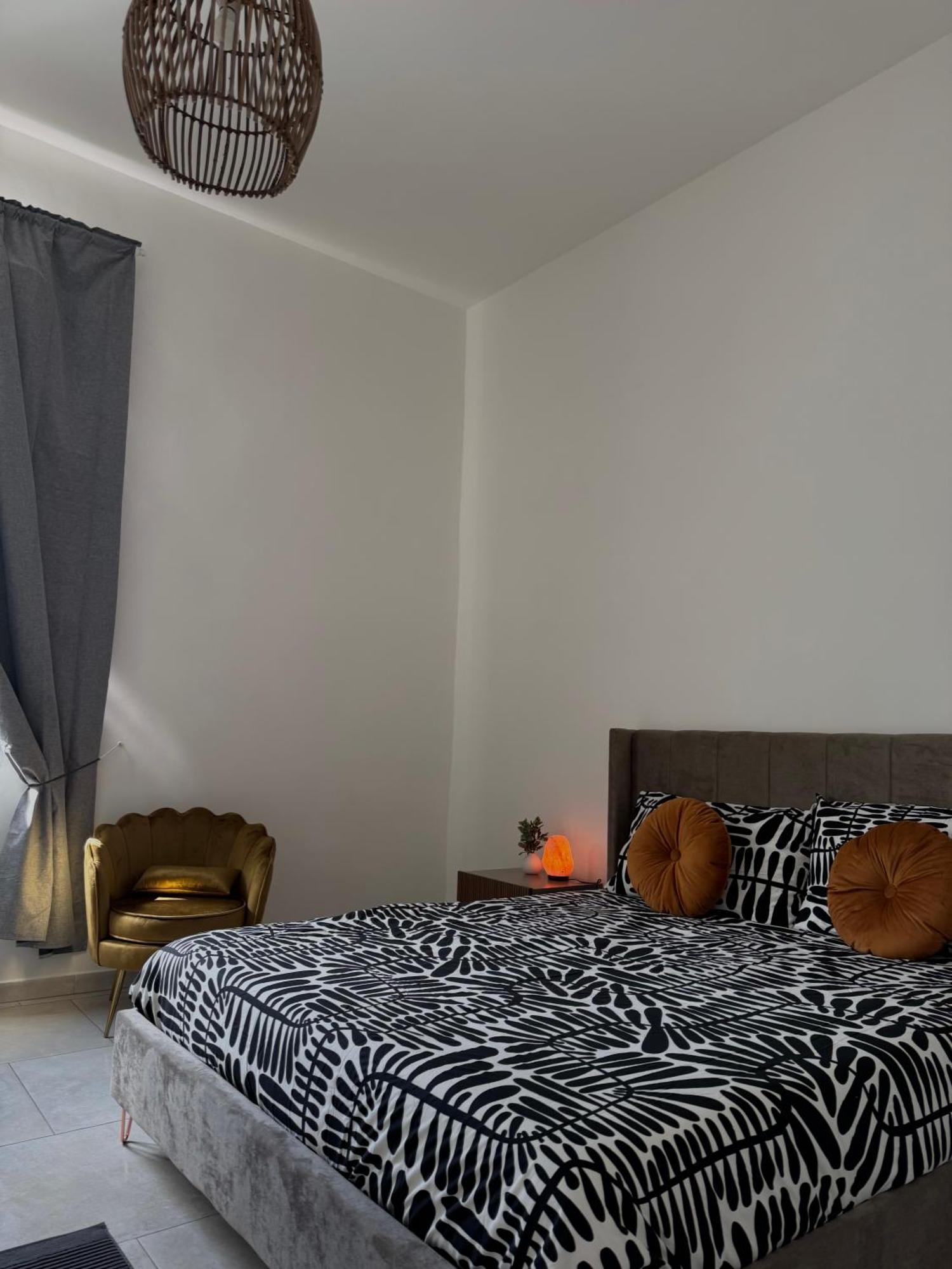 L&S Rooms Монополи Екстериор снимка