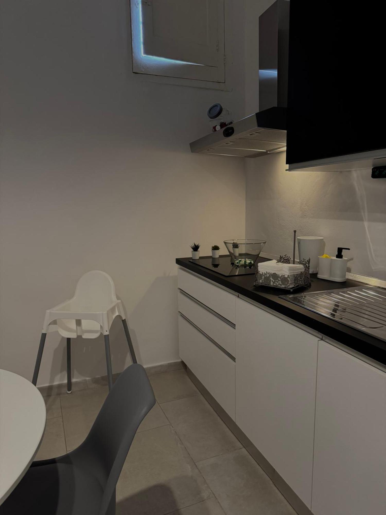L&S Rooms Монополи Екстериор снимка